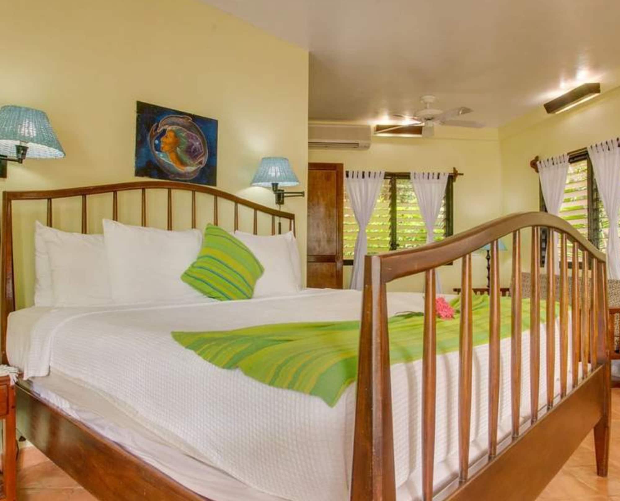 Robert'S Grove Beach Resort Placencia Екстер'єр фото