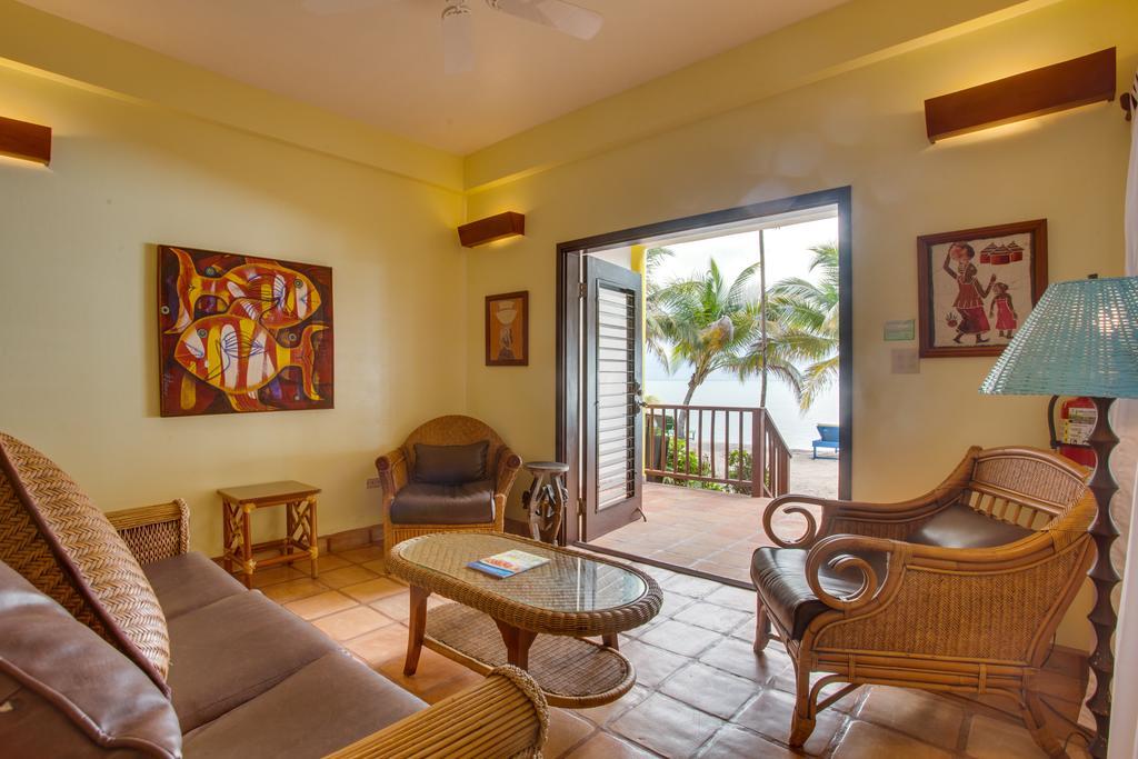 Robert'S Grove Beach Resort Placencia Екстер'єр фото
