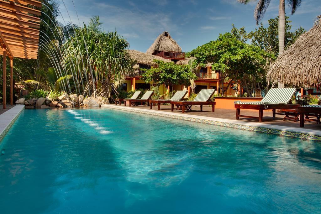 Robert'S Grove Beach Resort Placencia Екстер'єр фото