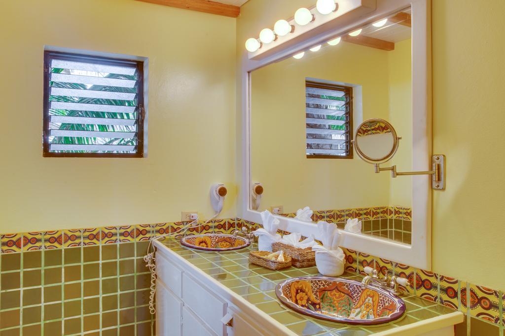 Robert'S Grove Beach Resort Placencia Екстер'єр фото