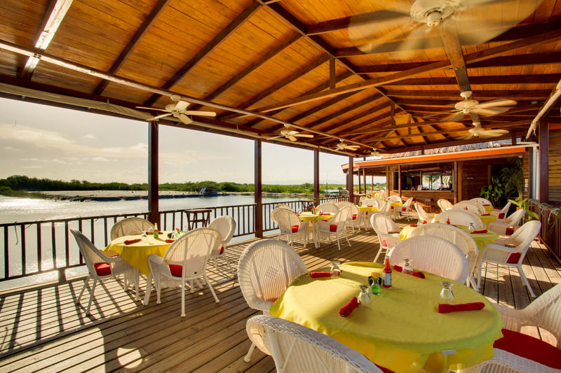 Robert'S Grove Beach Resort Placencia Екстер'єр фото